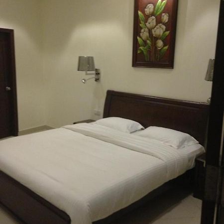 Nikko Blue - Boutique Hotel Gurgaon Buitenkant foto