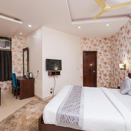 Nikko Blue - Boutique Hotel Gurgaon Buitenkant foto