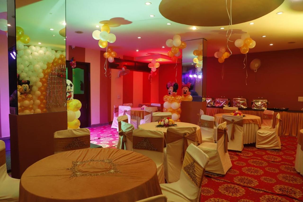 Nikko Blue - Boutique Hotel Gurgaon Buitenkant foto