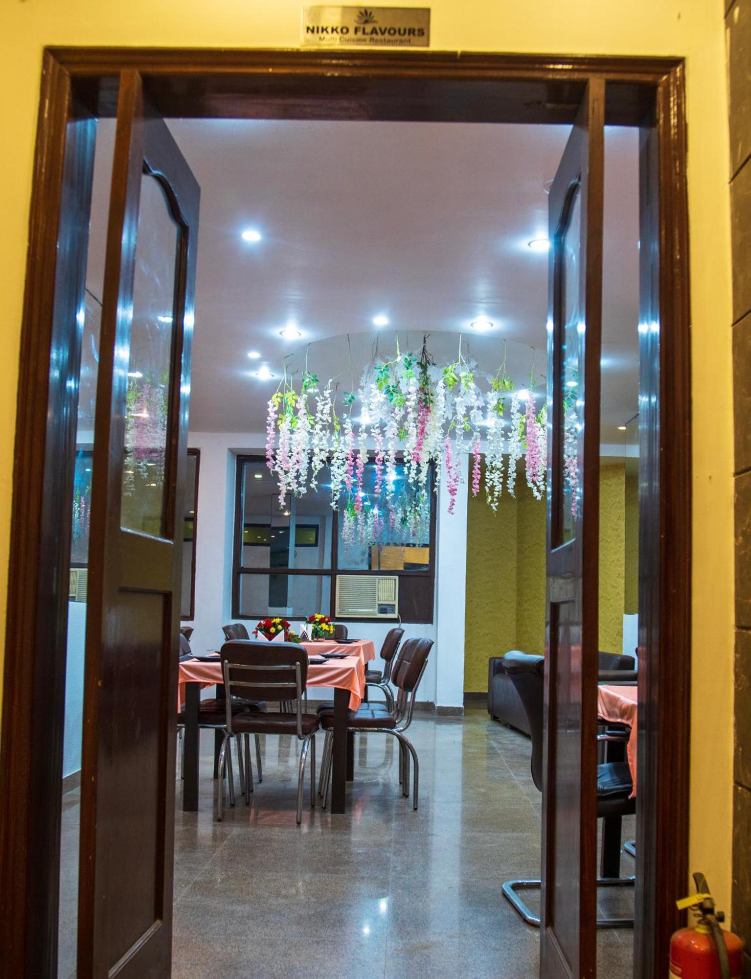 Nikko Blue - Boutique Hotel Gurgaon Buitenkant foto