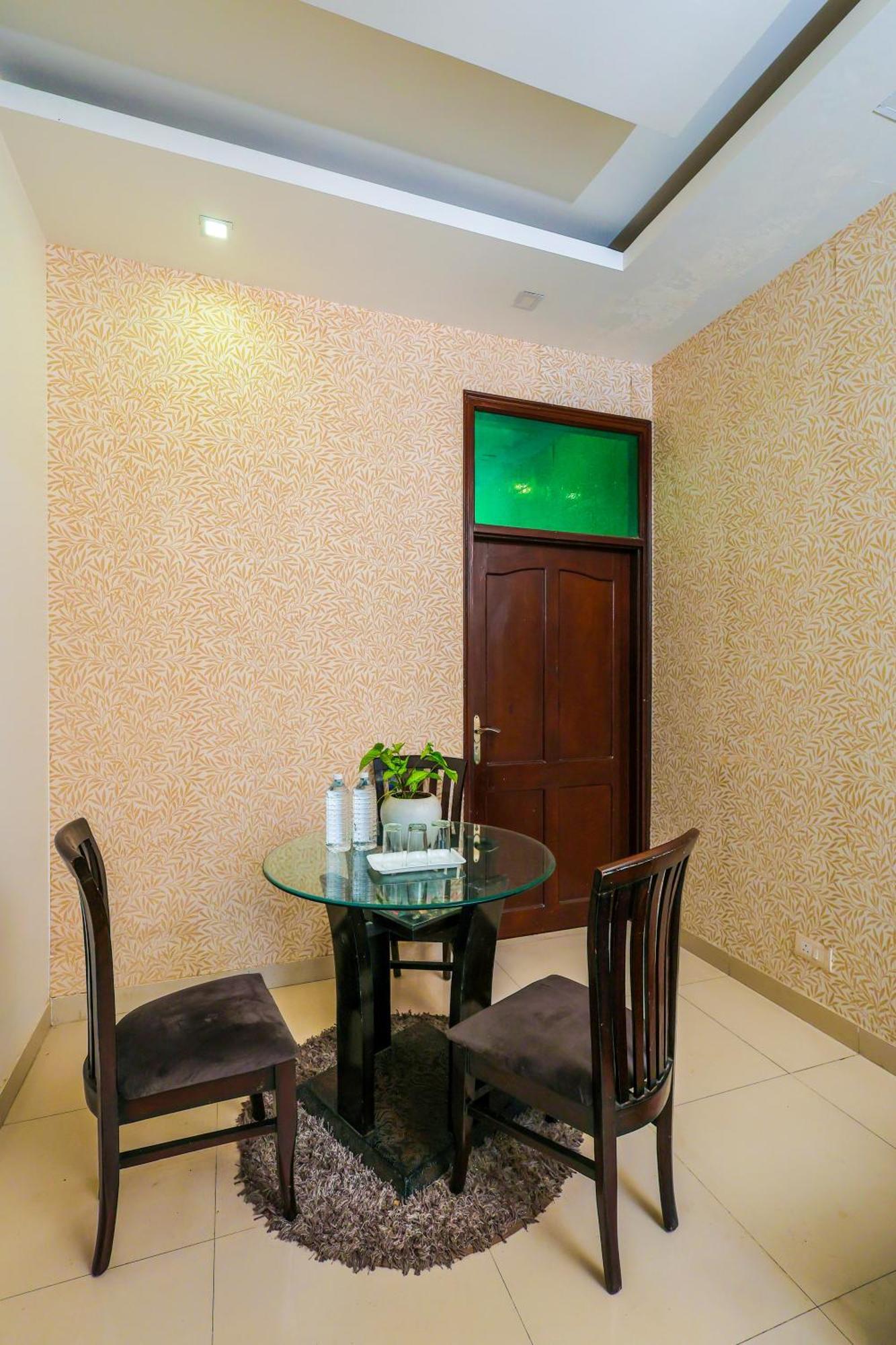Nikko Blue - Boutique Hotel Gurgaon Buitenkant foto