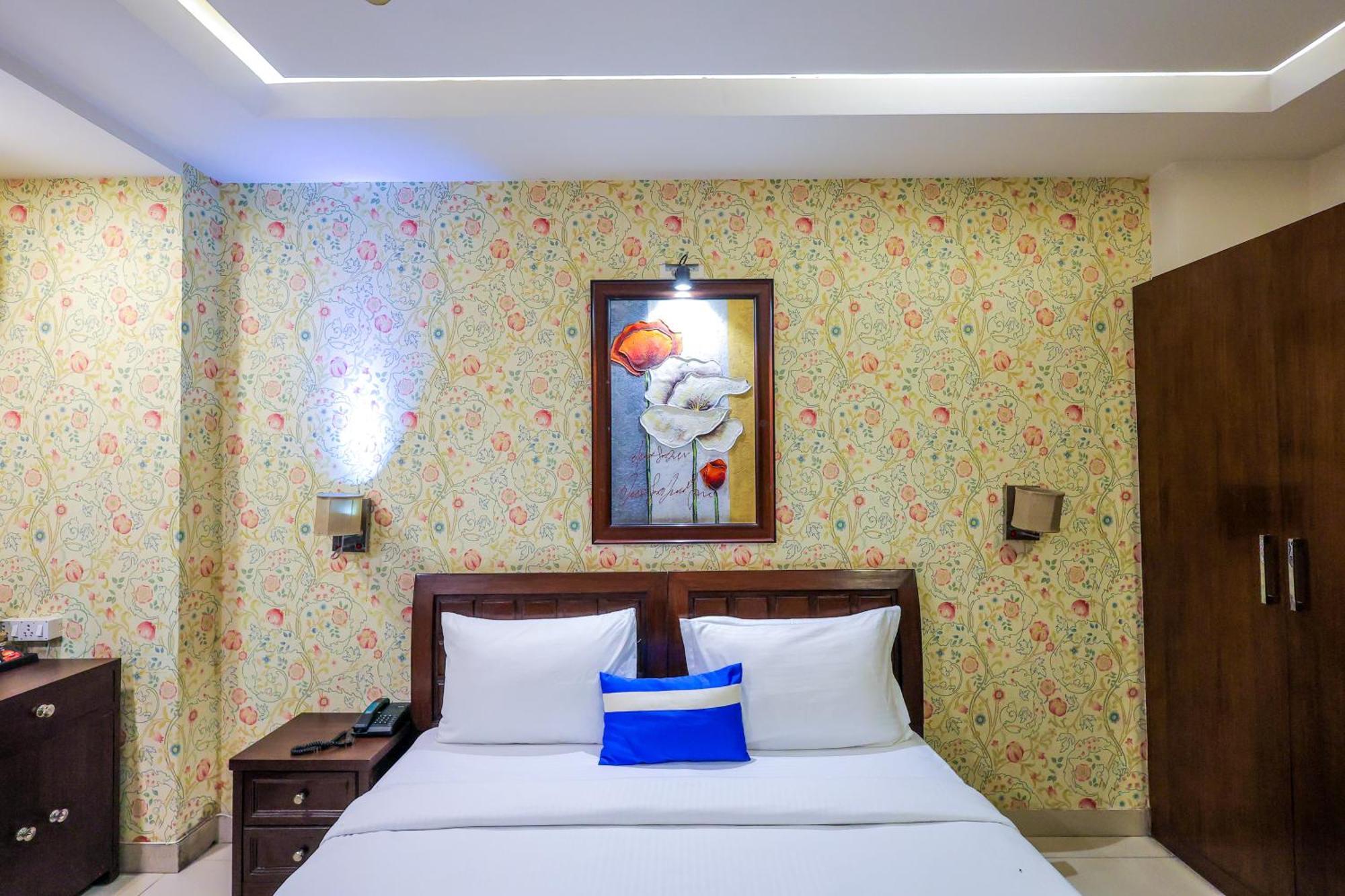 Nikko Blue - Boutique Hotel Gurgaon Buitenkant foto