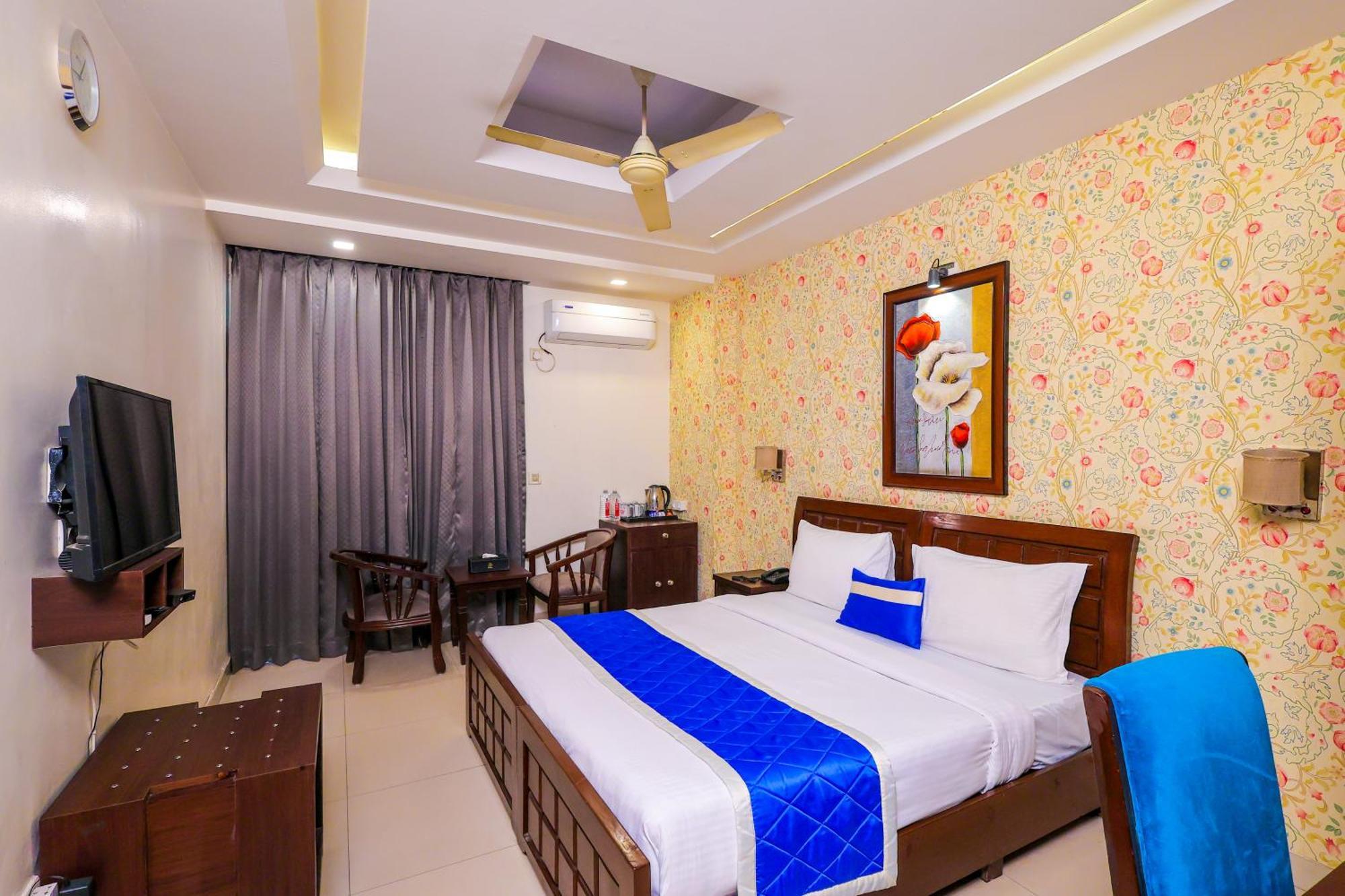 Nikko Blue - Boutique Hotel Gurgaon Buitenkant foto