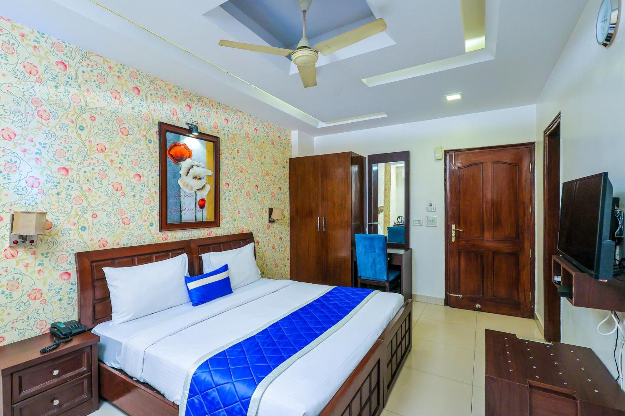 Nikko Blue - Boutique Hotel Gurgaon Buitenkant foto