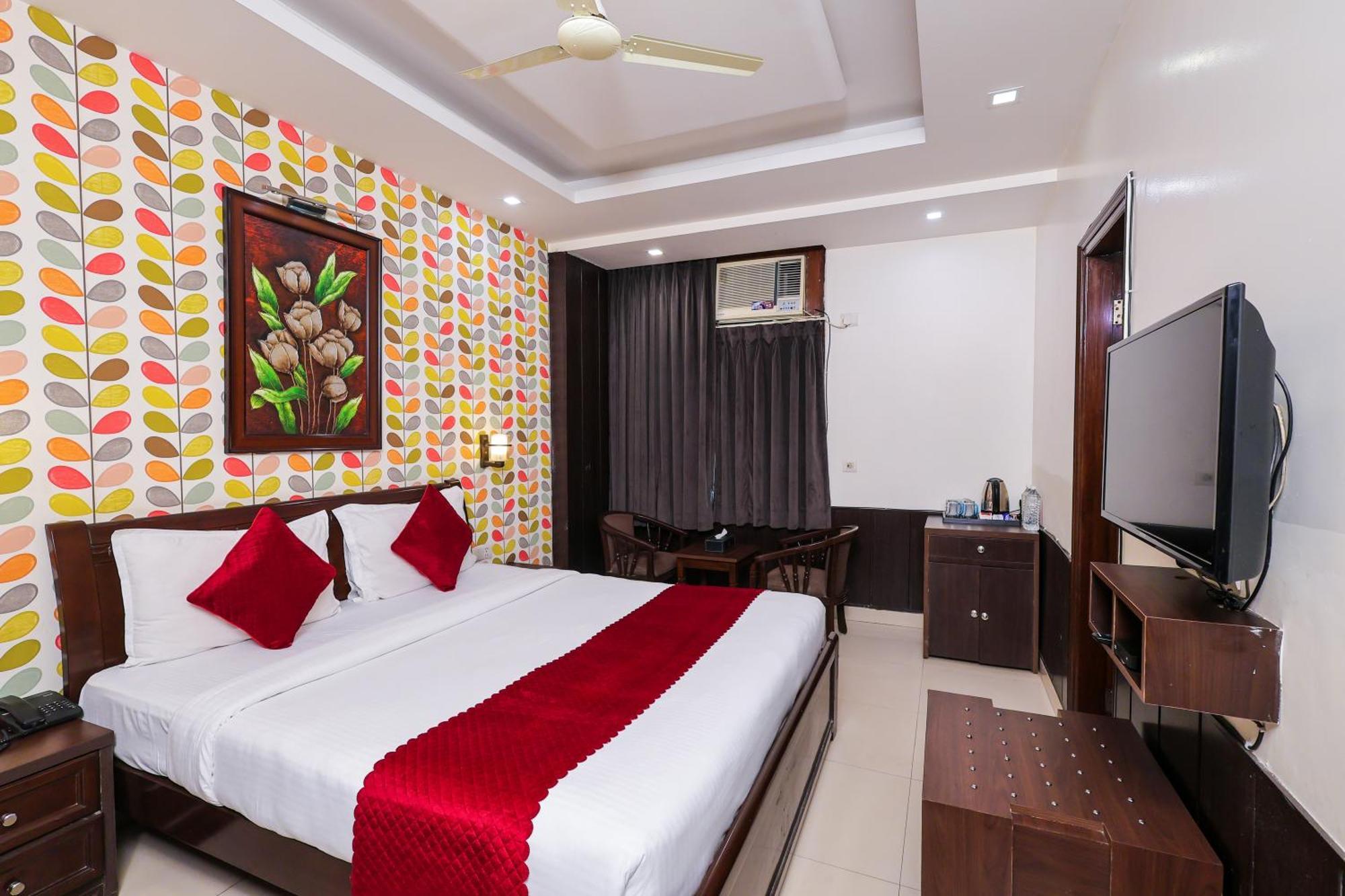 Nikko Blue - Boutique Hotel Gurgaon Buitenkant foto