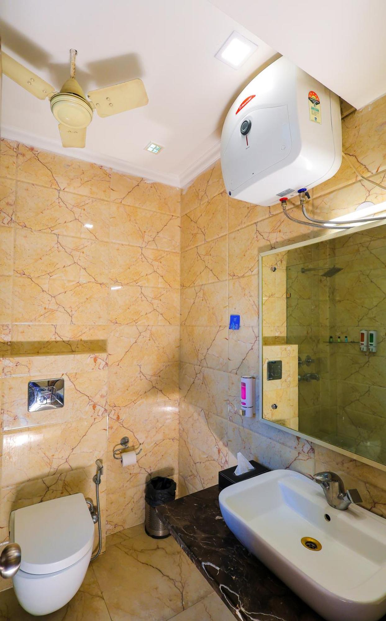 Nikko Blue - Boutique Hotel Gurgaon Buitenkant foto